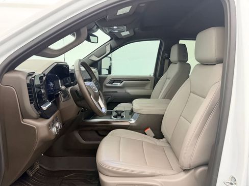 Used 2024 GMC Sierra 2500 SLT w/ SLT Convenience Package image 17