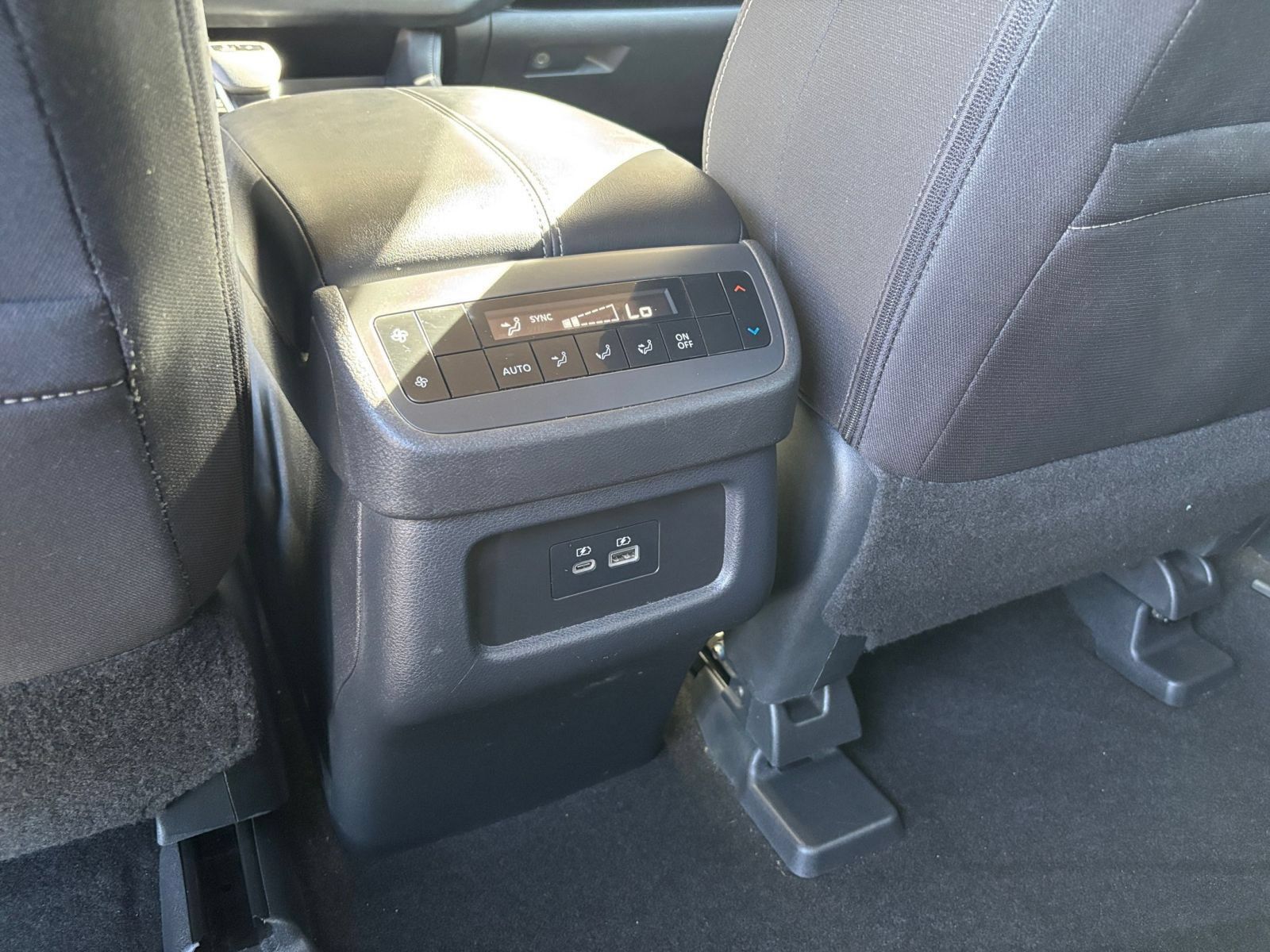 Used 2025 Nissan Pathfinder SV FWD image 24