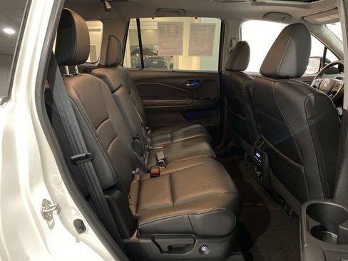 Used 2018 Honda Pilot Touring image 19