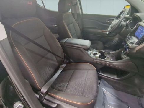Used 2023 GMC Acadia AT4 image 27