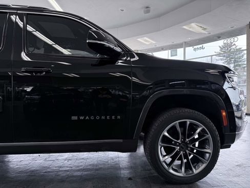 Used 2022 Jeep Wagoneer Series III w/ Premium Group I image 5