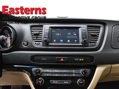 Used 2021 Kia Sedona EX image 12