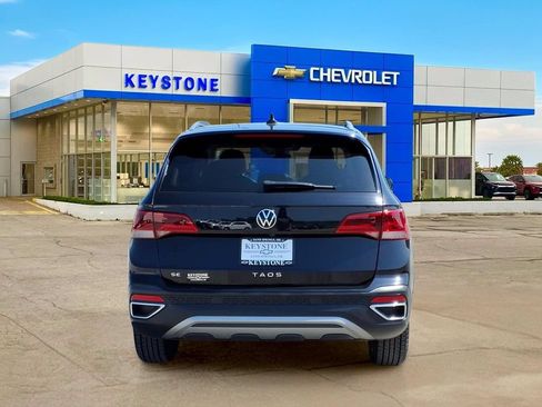 Used 2022 Volkswagen Taos SE w/ IQ.Drive SE Package FWD image 6
