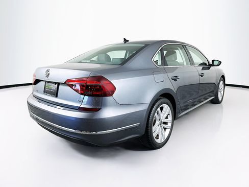 Used 2018 Volkswagen Passat 2.0T SE FWD image 9