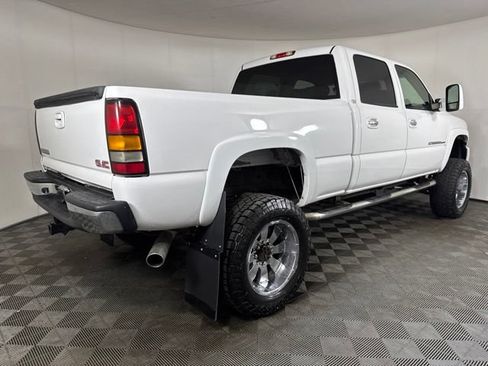 Used 2006 GMC Sierra 2500 SLE w/ Heavy-Duty Power Package AWD/4WD image 3