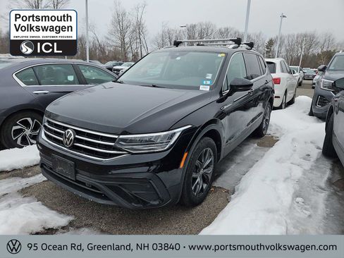 Used 2022 Volkswagen Tiguan SE w/ Panoramic Sunroof Package image 1