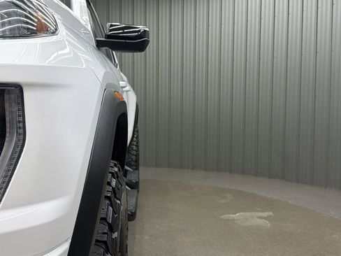 Used 2024 GMC Canyon AT4X image 15