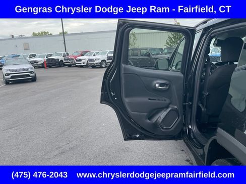 Certified 2021 Jeep Renegade Latitude AWD/4WD image 37