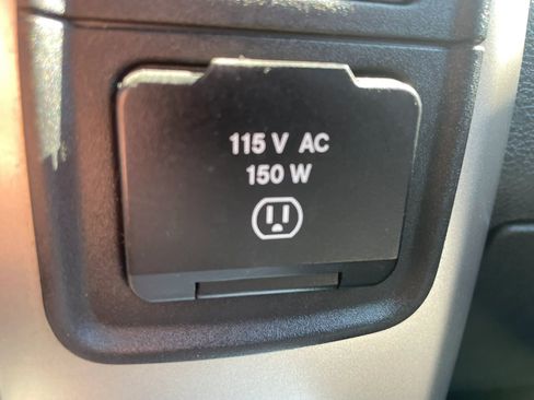 Used 2017 RAM 1500 Laramie w/ Convenience Group image 15