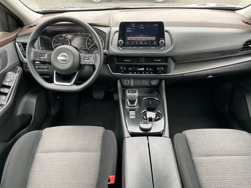 Certified 2023 Nissan Rogue SV AWD/4WD image 12
