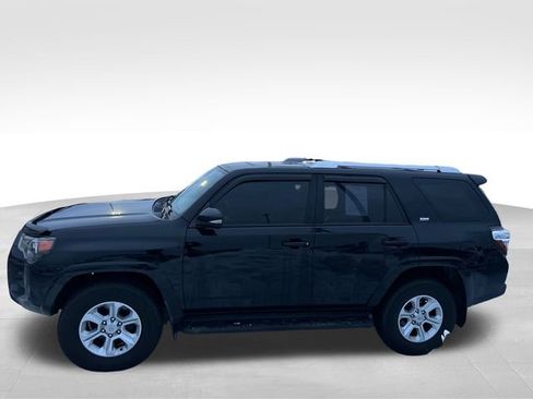 Used 2018 Toyota 4Runner SR5 Premium image 2