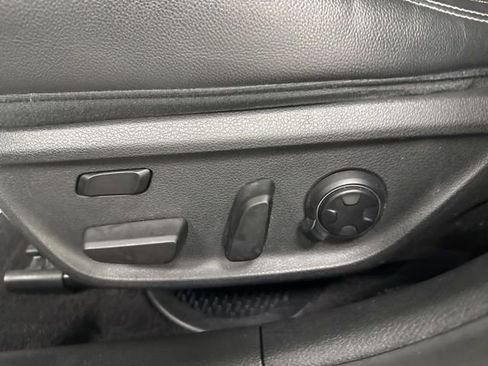 Used 2019 Genesis G70 3.3T Advanced image 20