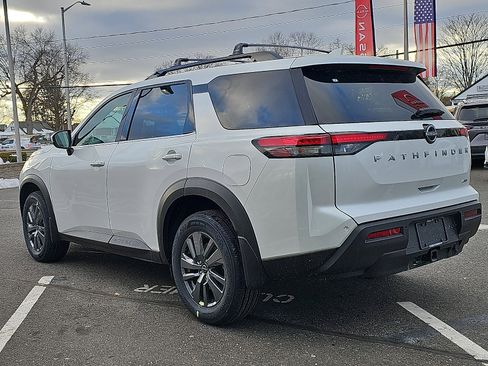 New 2025 Nissan Pathfinder SV w/ SV Premium Package image 3