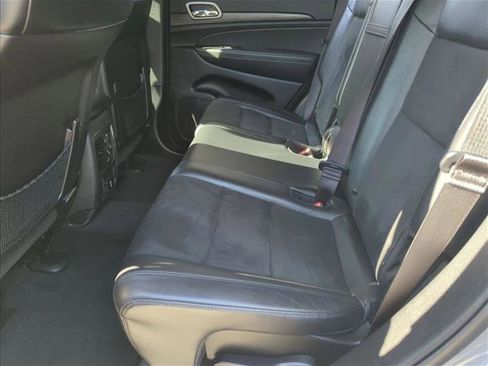 Used 2022 Jeep Grand Cherokee Laredo X image 18