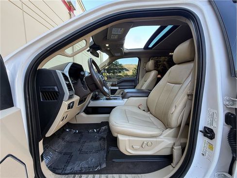 Used 2018 Ford F150 Lariat w/ Equipment Group 502A Luxury AWD/4WD image 7