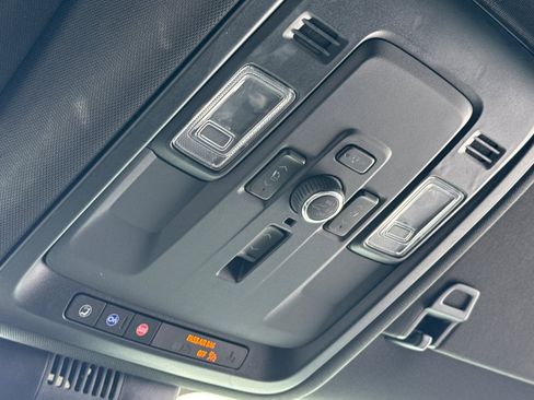 Used 2025 Chevrolet Tahoe Premier image 22