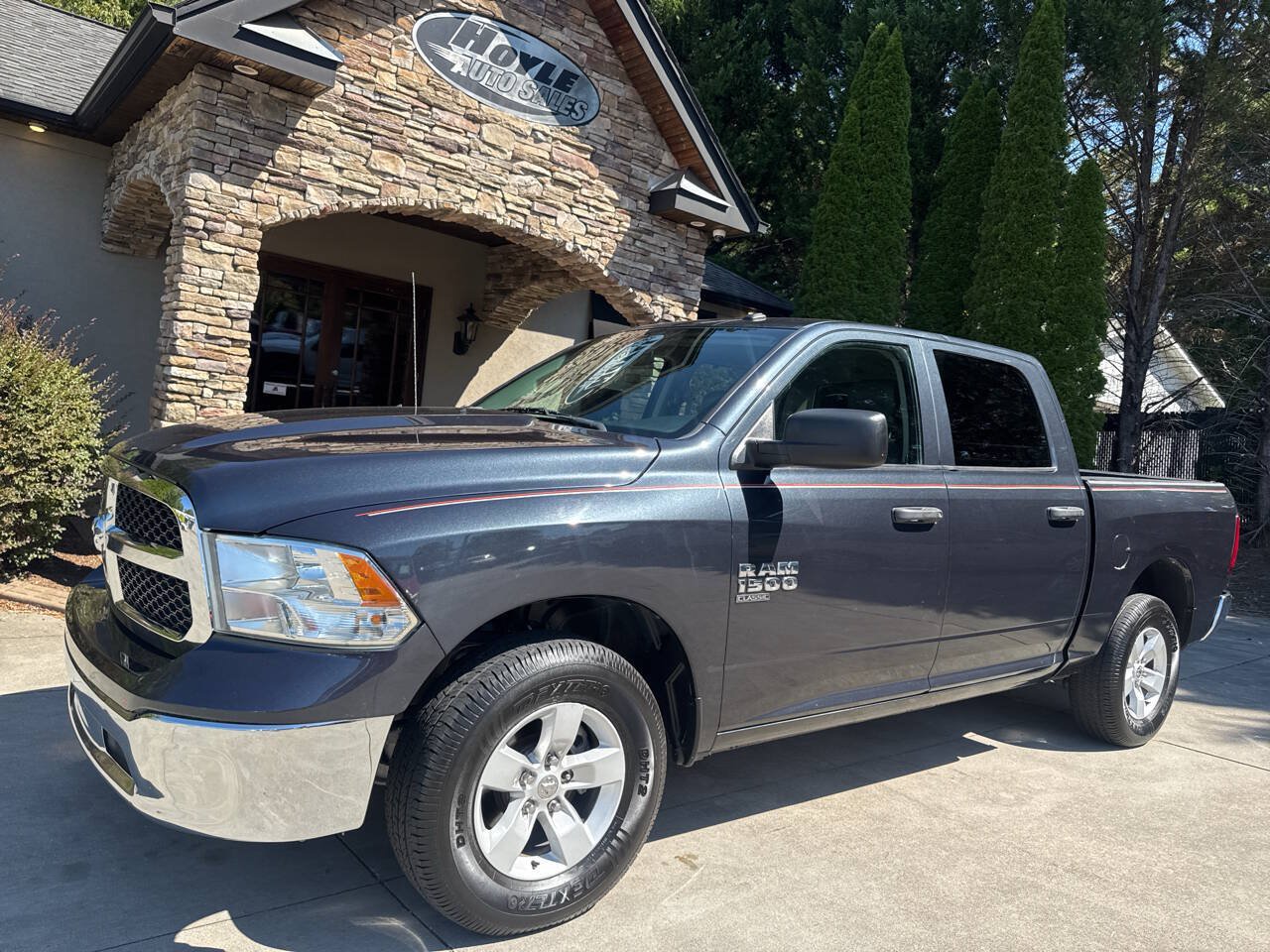 Used 2021 RAM 1500 Tradesman w/ Chrome Appearance Group AWD/4WD image 2