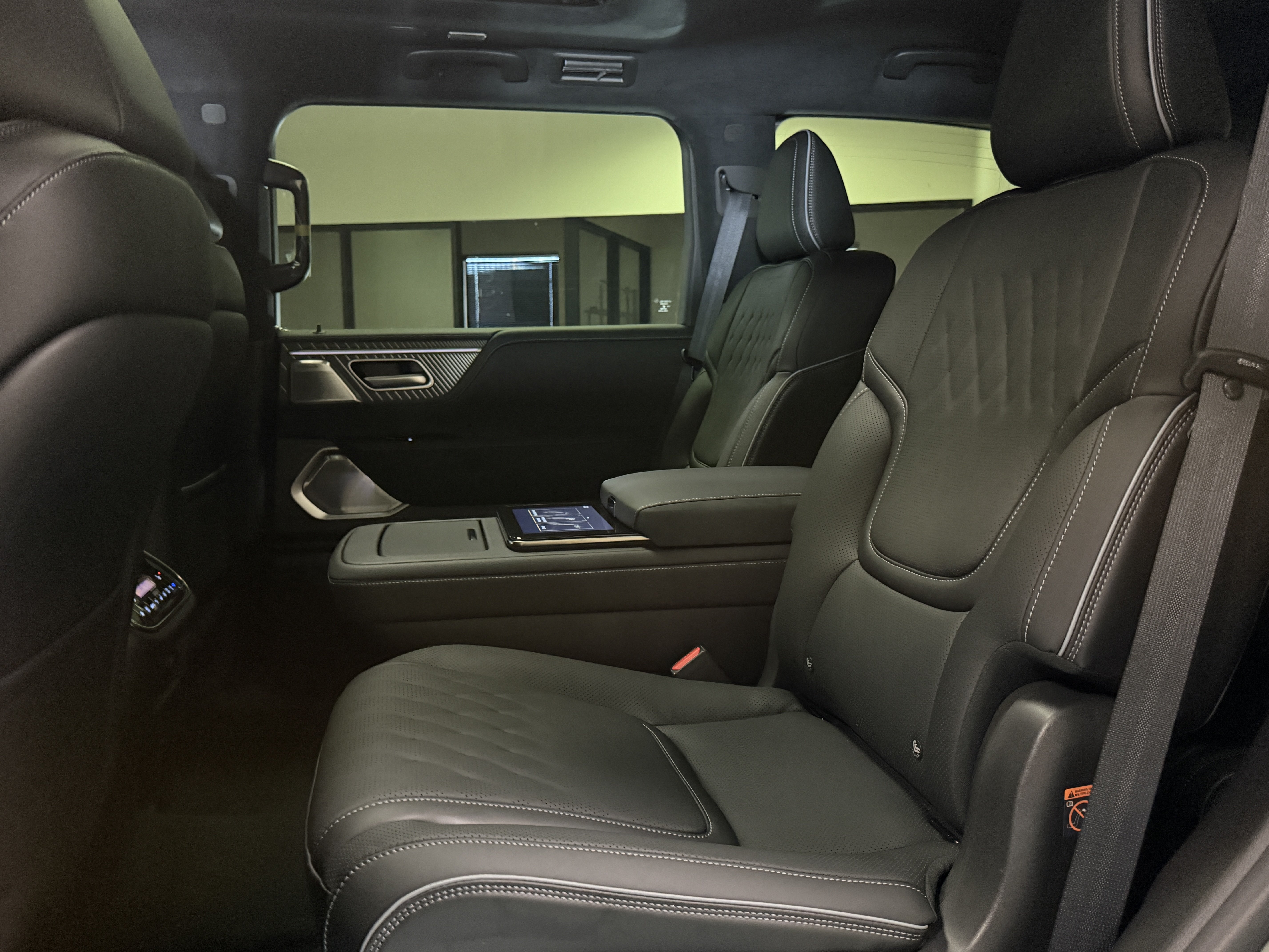New 2026 INFINITI QX80 Autograph w/ Premium Cargo Package AWD/4WD image 14