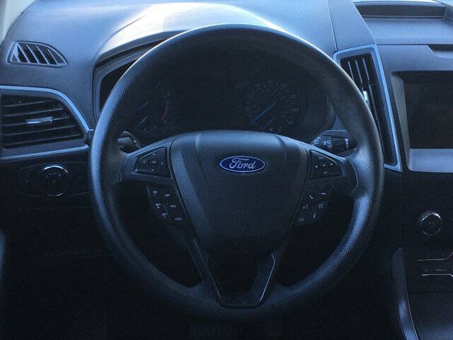 Used 2020 Ford Edge SE FWD image 9