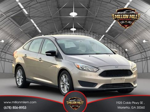 Used 2017 Ford Focus SE w/ Cold Weather Package FWD image 1