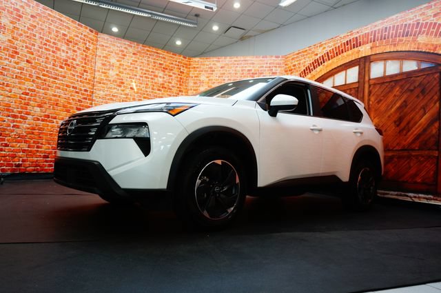 Certified 2025 Nissan Rogue SV AWD/4WD image 2
