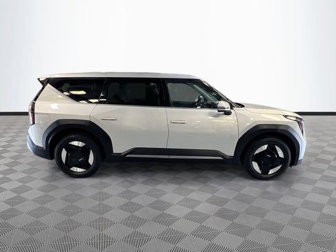 Used 2024 Kia EV9 Light RWD image 8