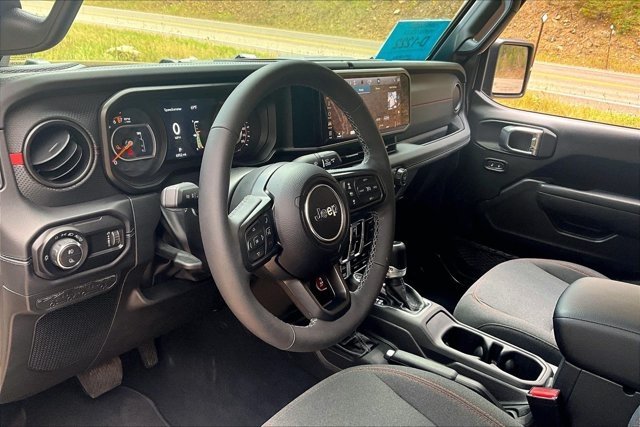 Used 2026 Jeep Gladiator Rubicon w/ Safety Group AWD/4WD image 17