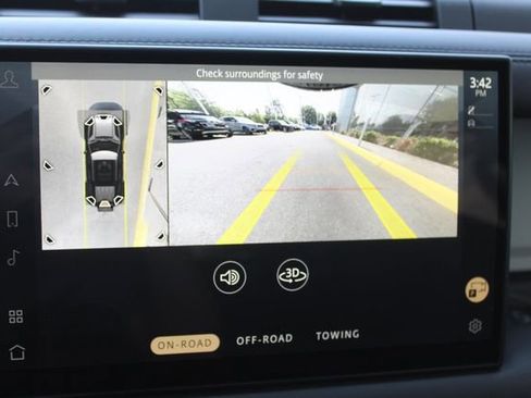 Used 2024 Land Rover Defender 110 SE image 19