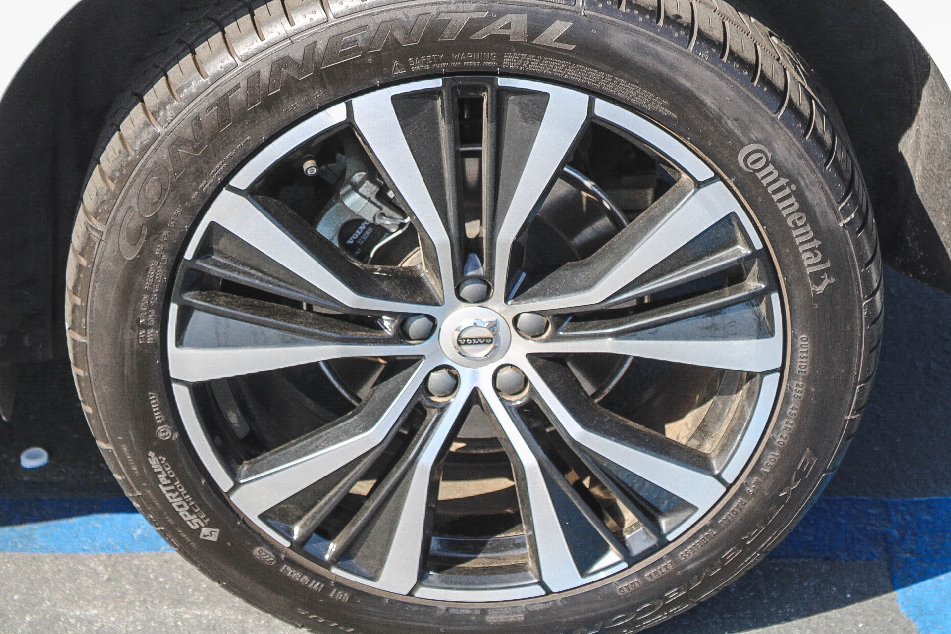 Used 2023 Volvo XC60 B5 Plus w/ Protection Package AWD/4WD image 12