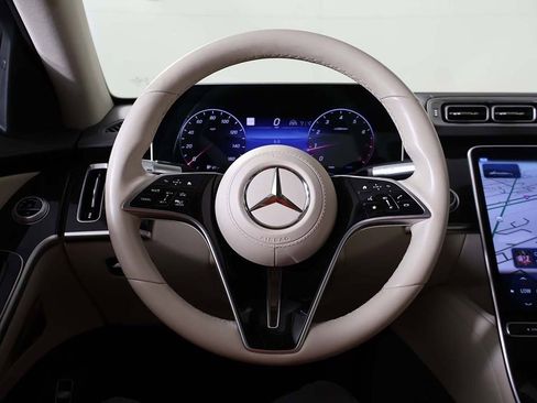 Used 2022 Mercedes-Benz S 500 4MATIC w/ 3D Technology Package image 43