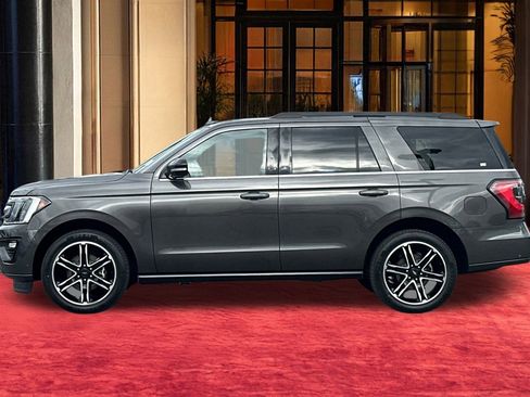 Used 2019 Ford Expedition Limited w/ Equipment Group 303A image 3