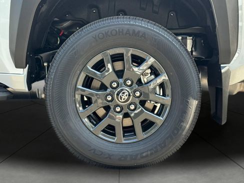 New 2026 Toyota 4Runner SR5 AWD/4WD image 34