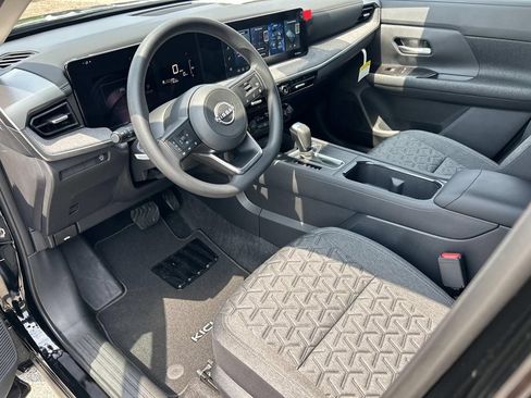 New 2026 Nissan Kicks SV w/ SV Premium Package FWD image 15