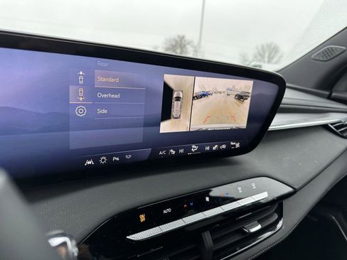 Used 2025 Buick Enclave Preferred image 31