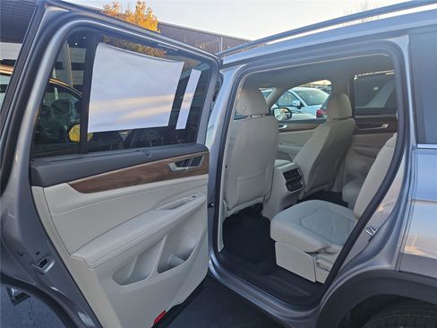 New 2026 Volkswagen Atlas SE image 24