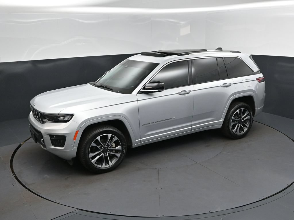 Used 2023 Jeep Grand Cherokee Overland RWD image 31