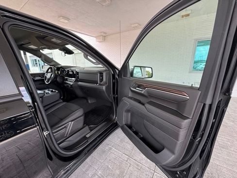 Used 2023 Chevrolet Silverado 1500 LT AWD/4WD image 16