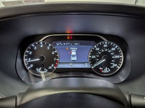 Used 2022 Nissan Frontier SV w/ SV Premium Package image 17