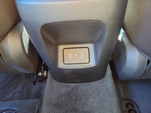 Used 2025 Hyundai Elantra SEL image 12