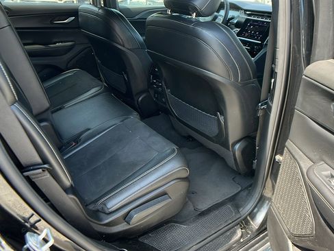 Used 2024 Jeep Grand Cherokee L Laredo image 21