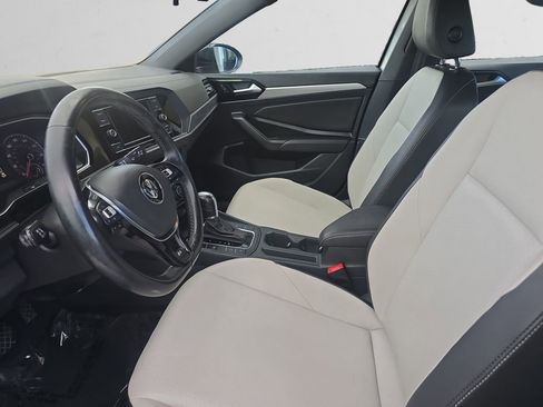 Used 2019 Volkswagen Jetta R-Line w/ R-Line Cold Weather Package image 10