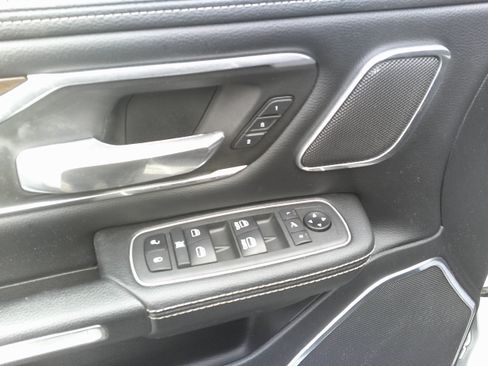 Used 2021 RAM 1500 Laramie AWD/4WD image 16