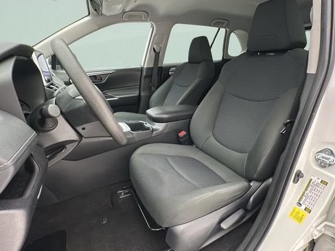 Used 2025 Toyota RAV4 LE AWD/4WD image 13