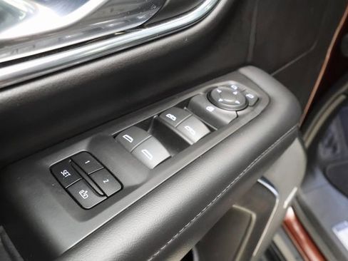 Used 2023 Chevrolet Tahoe LT image 8