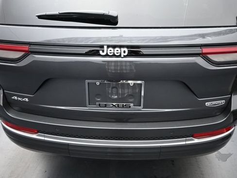 Used 2026 Jeep Grand Cherokee Summit AWD/4WD image 29
