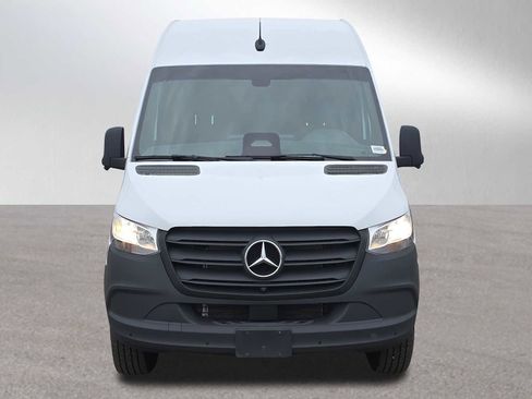 Used 2025 Mercedes-Benz Sprinter 2500 image 8