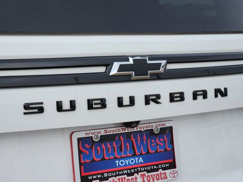 Used 2023 Chevrolet Suburban RST image 12