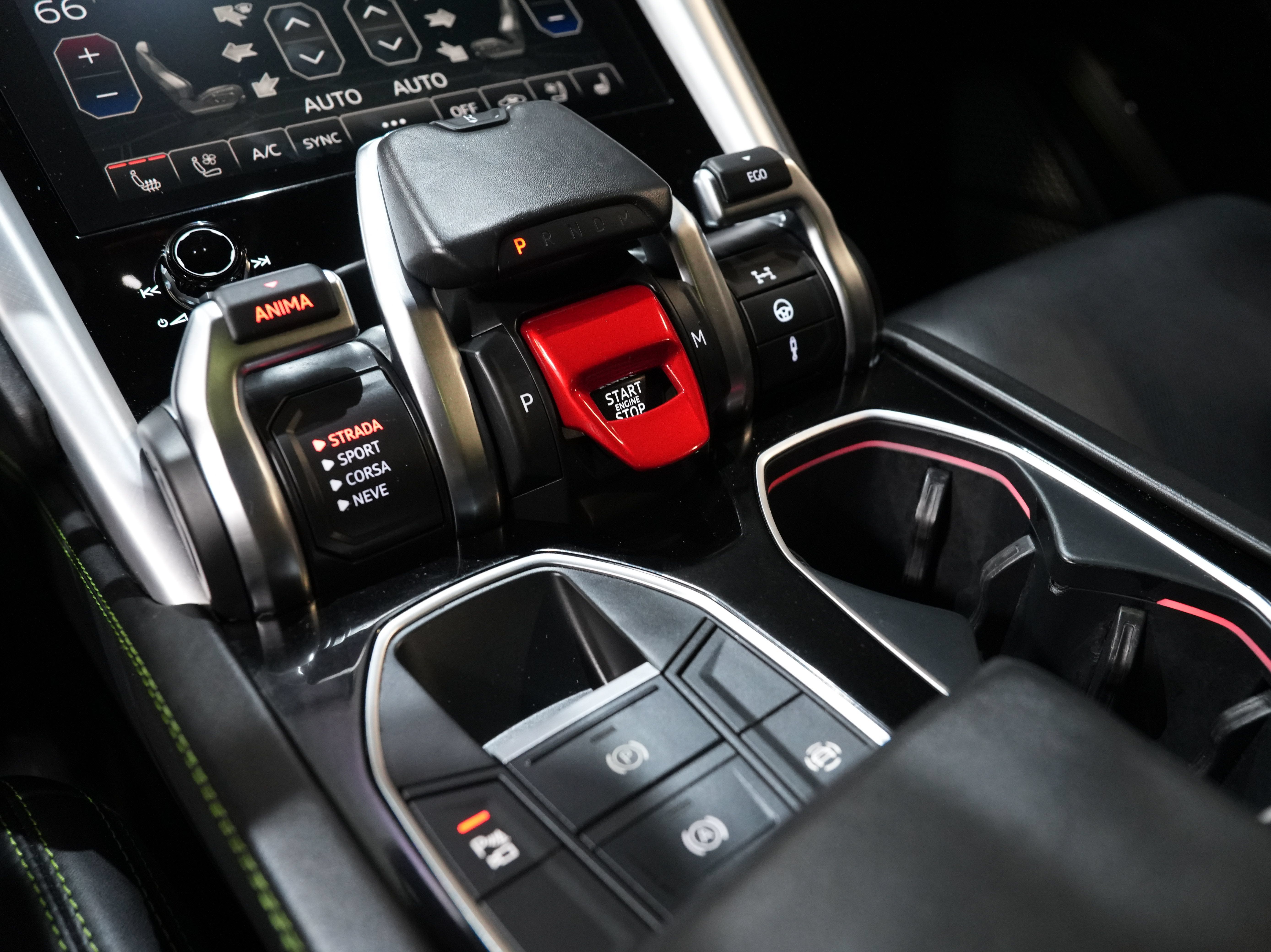 Used 2019 Lamborghini Urus AWD/4WD image 48