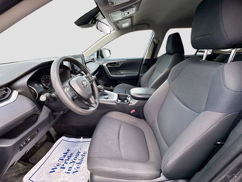 Used 2020 Toyota RAV4 LE image 20