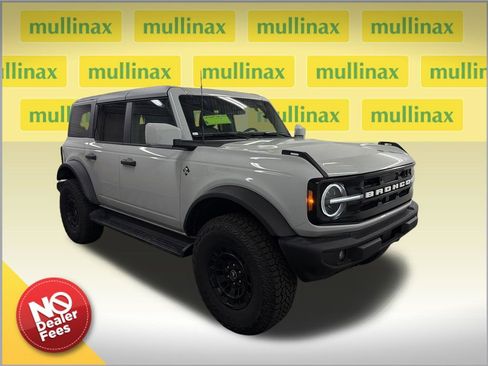 New 2026 Ford Bronco Outer Banks w/ Sasquatch Package AWD/4WD image 1